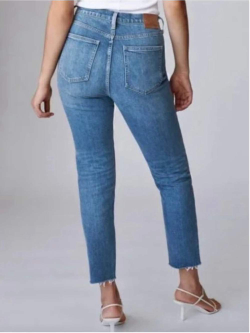Aritzia Denim Forum The Yoko High Rise Slim Jeans Raw Hem Size 24